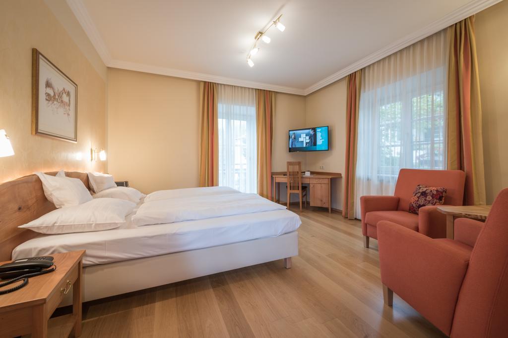 Hotel & Restaurant Ragginger Attersee Nussdorf am Attersee Exterior foto